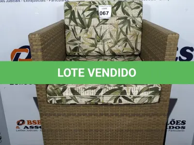 LOTE 067 - 01 POLTRONA DE JARDIM. (NO ESTADO EM QUE SE ENCONTRA. SUJEITO A AVARIAS OCULTAS/VISÍVEIS.)  BH1517E