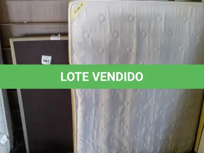 LOTE 081 - 01 COLCHÃO DE CASAL COM BASE. (NO ESTADO EM QUE SE ENCONTRA. SUJEITO A AVARIAS OCULTAS/VISÍVEIS.) BJ6903C