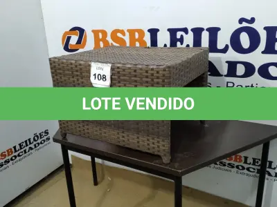 LOTE 108 - 01 MESA DE JARDIM. (NO ESTADO EM QUE SE ENCONTRA. SUJEITO A AVARIAS OCULTAS/VISÍVEIS.) AV9406M
