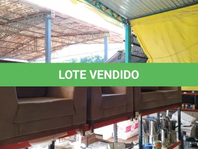 LOTE 282 - 01 SOFÁ 03 LUGARES E 02 POLTRONAS NA COR CINZA CLARO CAMURÇA. (NO ESTADO) ATENÇÃO! FAZER A VISITAÇÃO ANTES DE ARREMATAR, NÃO SABEMOS SE FUNCIONA. LEILÃO NÃO TEM GARANTIA E NEM DEVOLUÇÃO, SUJEITO A POSSÍVEIS AVARIAS VISÍVEIS/OCULTAS E/OU AUSÊNCIA DE COMPONENTES.