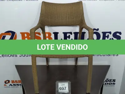 LOTE 037 - 01 CADEIRA DE JARDIM. (NO ESTADO EM QUE SE ENCONTRA. SUJEITO A AVARIAS OCULTAS/VISÍVEIS.) BH1516N