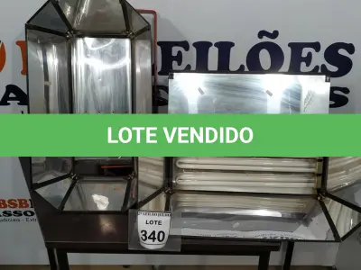 LOTE 340 - 02 LUMINÁRIAS DE STUDIO.(NO ESTADO) ATENÇÃO! FAZER A VISITAÇÃO ANTES DE ARREMATAR, NÃO SABEMOS SE FUNCIONA. LEILÃO NÃO TEM GARANTIA E NEM DEVOLUÇÃO, SUJEITO A POSSÍVEIS AVARIAS VISÍVEIS/OCULTAS E/OU AUSÊNCIA DE COMPONENTES.