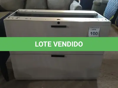 LOTE 100 - 01 GAVETEIRO EM AÇO COM 02 GAVETAS. (NO ESTADO EM QUE SE ENCONTRA. SUJEITO A AVARIAS OCULTAS/VISÍVEIS.)