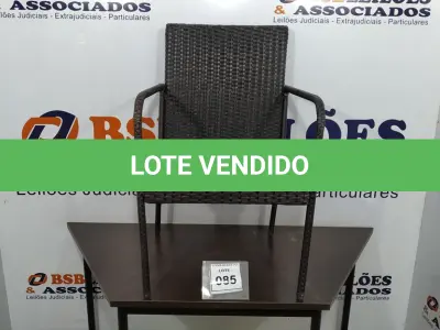 LOTE 085 - 01 CADEIRA DE JARDIM. (NO ESTADO EM QUE SE ENCONTRA. SUJEITO A AVARIAS OCULTAS/VISÍVEIS.) BH1671D