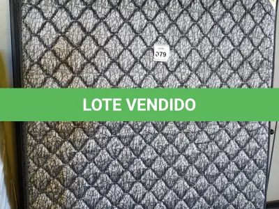 LOTE 079 - 01 COLCHÃO DE CASAL COM BASE. (NO ESTADO EM QUE SE ENCONTRA. SUJEITO A AVARIAS OCULTAS/VISÍVEIS.)  BJ7226K