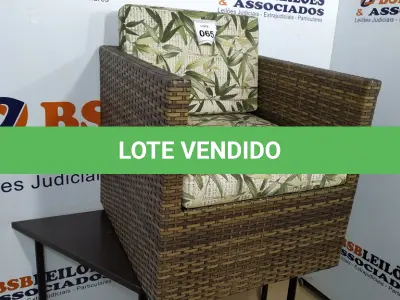 LOTE 065 - 01 POLTRONA DE JARDIM. (NO ESTADO EM QUE SE ENCONTRA. SUJEITO A AVARIAS OCULTAS/VISÍVEIS.) BF8656W