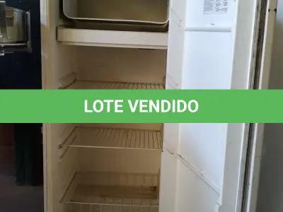 LOTE 306 - 01 GELADEIRA MARCA ELECTROLUX 220W, PARA RETIRADA DE PEÇAS. (NO ESTADO) ATENÇÃO! FAZER A VISITAÇÃO ANTES DE ARREMATAR, NÃO SABEMOS SE FUNCIONA. LEILÃO NÃO TEM GARANTIA E NEM DEVOLUÇÃO, SUJEITO A POSSÍVEIS AVARIAS VISÍVEIS/OCULTAS E/OU AUSÊNCIA DE COMPONENTES.