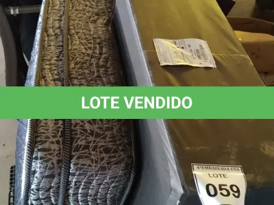 LOTE 059 - 01 COLCHÃO DE CASAL COM BASE. (NO ESTADO EM QUE SE ENCONTRA. SUJEITO A AVARIAS OCULTAS/VISÍVEIS.) AU1901H