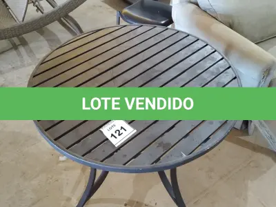 LOTE 121 - 01 MESA DE JARDIM. (NO ESTADO EM QUE SE ENCONTRA. SUJEITO A AVARIAS OCULTAS/VISÍVEIS.) AV9744F