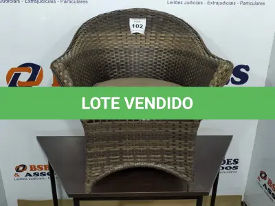 LOTE 102 - 01 CADEIRA DE JARDIM. (NO ESTADO EM QUE SE ENCONTRA. SUJEITO A AVARIAS OCULTAS/VISÍVEIS.) AV9526D