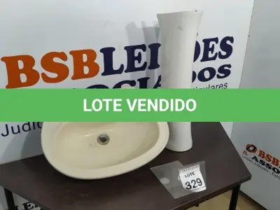 LOTE 329 - 01 PIA COM COLUNA. (NO ESTADO) ATENÇÃO! FAZER A VISITAÇÃO ANTES DE ARREMATAR, NÃO SABEMOS SE FUNCIONA. LEILÃO NÃO TEM GARANTIA E NEM DEVOLUÇÃO, SUJEITO A POSSÍVEIS AVARIAS VISÍVEIS/OCULTAS E/OU AUSÊNCIA DE COMPONENTES.