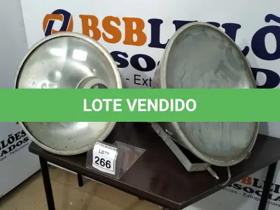 LOTE 266 - 02 LUMINÁRIAS PARA GALPÃO.  (NO ESTADO) ATENÇÃO! FAZER A VISITAÇÃO ANTES DE ARREMATAR, NÃO SABEMOS SE FUNCIONA. LEILÃO NÃO TEM GARANTIA E NEM DEVOLUÇÃO, SUJEITO A POSSÍVEIS AVARIAS VISÍVEIS/OCULTAS E/OU AUSÊNCIA DE COMPONENTES.