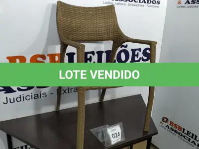 LOTE 024 - 01 CADEIRA DE JARDIM. (NO ESTADO EM QUE SE ENCONTRA. SUJEITO A AVARIAS OCULTAS/VISÍVEIS.)  BH1516V