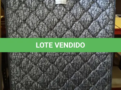 LOTE 141 - 01 COLCHÃO SOLTEIRO COM BASE. (NO ESTADO EM QUE SE ENCONTRA. SUJEITO A AVARIAS OCULTAS/VISÍVEIS.) BJ7215V