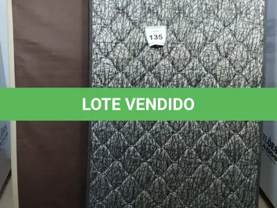 LOTE 135 - 01 COLCHÃO SOLTEIRO COM BASE. (NO ESTADO EM QUE SE ENCONTRA. SUJEITO A AVARIAS OCULTAS/VISÍVEIS.)  BJ7216L