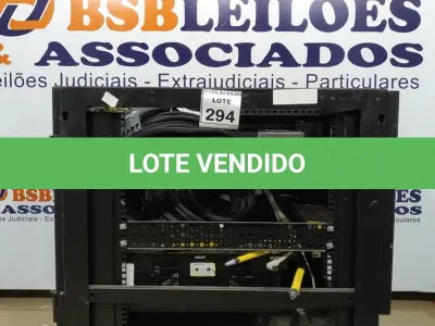 LOTE 294 - 01 RACK DE SERVIDOR DE INTERNET COM TUBULAÇÃO DE RESFRIAMENTO E ACESSÓRIOS.(NO ESTADO) ATENÇÃO! FAZER A VISITAÇÃO ANTES DE ARREMATAR, NÃO SABEMOS SE FUNCIONA. LEILÃO NÃO TEM GARANTIA E NEM DEVOLUÇÃO, SUJEITO A POSSÍVEIS AVARIAS VISÍVEIS/OCULTAS E/OU AUSÊNCIA DE COMPONENTES.
