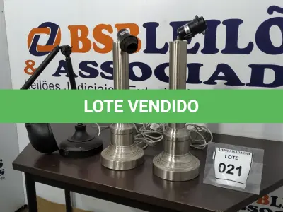 LOTE 021 - 03 ABAJURES DE MESA. (NO ESTADO EM QUE SE ENCONTRA. SUJEITO A AVARIAS OCULTAS/VISÍVEIS.) AU2174J, BJ7197K, AU2127W