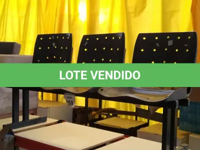 LOTE 259 - 01 LONGARINA COM 03 LUGARES. (NO ESTADO) ATENÇÃO! FAZER A VISITAÇÃO ANTES DE ARREMATAR, NÃO SABEMOS SE FUNCIONA. LEILÃO NÃO TEM GARANTIA E NEM DEVOLUÇÃO, SUJEITO A POSSÍVEIS AVARIAS VISÍVEIS/OCULTAS E/OU AUSÊNCIA DE COMPONENTES.