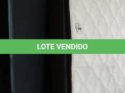 LOTE 098 - 01 COLCHÃO DE CASAL COM BASE. (NO ESTADO EM QUE SE ENCONTRA. SUJEITO A AVARIAS OCULTAS/VISÍVEIS.)