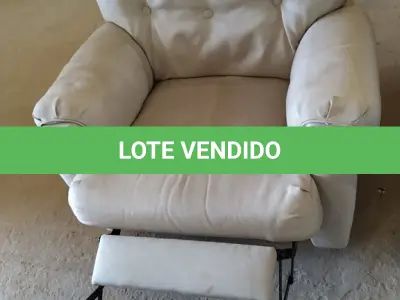 LOTE 117 - 01 POLTRONA RECLINÁVEL. (NO ESTADO EM QUE SE ENCONTRA. SUJEITO A AVARIAS OCULTAS/VISÍVEIS.)  BF8694D