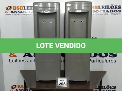 LOTE 293 - 02 BEBEDOUROS PARA GARRAFÃO.(NO ESTADO) ATENÇÃO! FAZER A VISITAÇÃO ANTES DE ARREMATAR, NÃO SABEMOS SE FUNCIONA. LEILÃO NÃO TEM GARANTIA E NEM DEVOLUÇÃO, SUJEITO A POSSÍVEIS AVARIAS VISÍVEIS/OCULTAS E/OU AUSÊNCIA DE COMPONENTES.