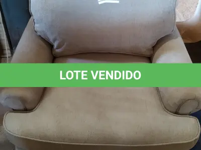 LOTE 127 - 01 POLTRONA. (NO ESTADO EM QUE SE ENCONTRA. SUJEITO A AVARIAS OCULTAS/VISÍVEIS.) AV9583M