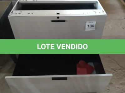 LOTE 100 - 01 GAVETEIRO EM AÇO COM 02 GAVETAS. (NO ESTADO EM QUE SE ENCONTRA. SUJEITO A AVARIAS OCULTAS/VISÍVEIS.)