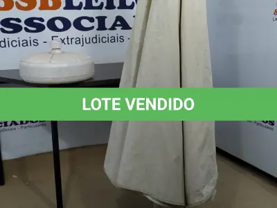 LOTE 073 - 01 GUARDA SOL (UMBRELLA). (NO ESTADO EM QUE SE ENCONTRA. SUJEITO A AVARIAS OCULTAS/VISÍVEIS.) BH1679Y