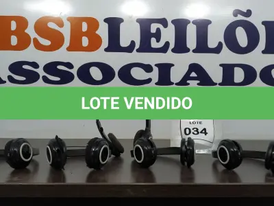 LOTE 034 - 05 HEADPHONES. (NO ESTADO EM QUE SE ENCONTRA. SUJEITO A AVARIAS OCULTAS/VISÍVEIS.)
