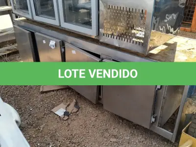 LOTE 319 - 01 BALCÃO EXPOSITOR 04 PORTAS SEM MOTOR. (NO ESTADO) ATENÇÃO! FAZER A VISITAÇÃO ANTES DE ARREMATAR, NÃO SABEMOS SE FUNCIONA. LEILÃO NÃO TEM GARANTIA E NEM DEVOLUÇÃO, SUJEITO A POSSÍVEIS AVARIAS VISÍVEIS/OCULTAS E/OU AUSÊNCIA DE COMPONENTES.