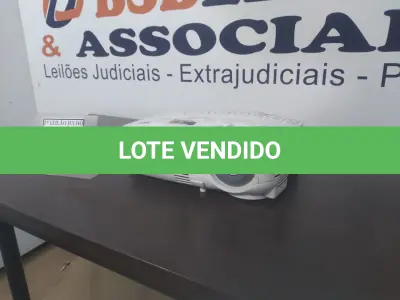 LOTE 020 - 01 PROJETOR MARCA NEC. (NO ESTADO) ATENÇÃO! FAZER A VISITAÇÃO ANTES DE ARREMATAR, NÃO SABEMOS SE FUNCIONA. LEILÃO NÃO TEM GARANTIA E NEM DEVOLUÇÃO, SUJEITO A POSSÍVEIS AVARIAS VISÍVEIS/OCULTAS E/OU AUSÊNCIA DE COMPONENTES.