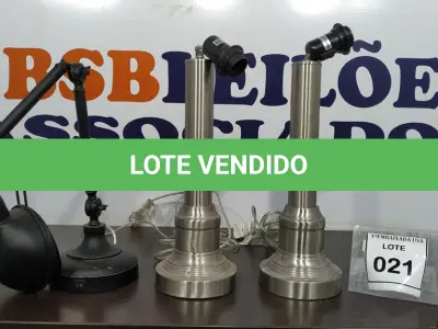 LOTE 021 - 03 ABAJURES DE MESA. (NO ESTADO EM QUE SE ENCONTRA. SUJEITO A AVARIAS OCULTAS/VISÍVEIS.) AU2174J, BJ7197K, AU2127W