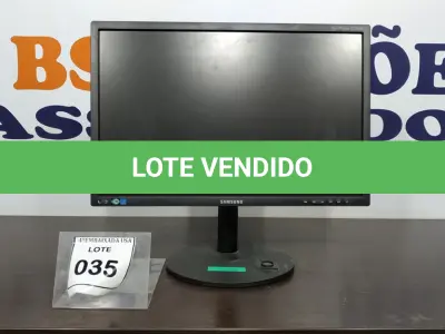 LOTE 035 - 01 MONITOR. (NO ESTADO EM QUE SE ENCONTRA. SUJEITO A AVARIAS OCULTAS/VISÍVEIS.)  AV9700S