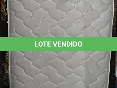 LOTE 147 - 01 COLCHÃO SOLTEIRO COM BASE. (NO ESTADO EM QUE SE ENCONTRA. SUJEITO A AVARIAS OCULTAS/VISÍVEIS.) AV9917K