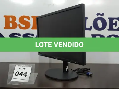 LOTE 044 - 01 MONITOR SAMSUNG. (NO ESTADO EM QUE SE ENCONTRA. SUJEITO A AVARIAS OCULTAS/VISÍVEIS.)  AV9768P