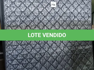 LOTE 058 - 01 COLCHÃO DE CASAL COM BASE. (NO ESTADO EM QUE SE ENCONTRA. SUJEITO A AVARIAS OCULTAS/VISÍVEIS.)  AU1900H