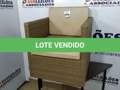 LOTE 056 - 01 POLTRONA DE JARDIM. (NO ESTADO EM QUE SE ENCONTRA. SUJEITO A AVARIAS OCULTAS/VISÍVEIS.) BH1517D