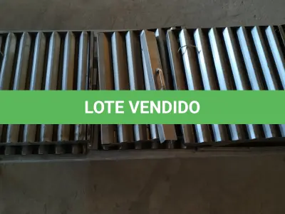 LOTE 089 - 07 TELAS PARA COIFA E 01 SUPORTE EM ALUMÍNIO PARA BALCÃO. (NO ESTADO EM QUE SE ENCONTRA. SUJEITO A AVARIAS OCULTAS/VISÍVEIS.)