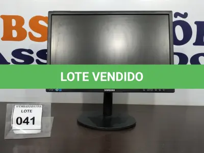 LOTE 041 - 01 MONITOR SAMSUNG. (NO ESTADO EM QUE SE ENCONTRA. SUJEITO A AVARIAS OCULTAS/VISÍVEIS.)  AV9701C