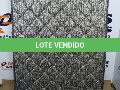 LOTE 133 - 01 COLCHÃO SOLTEIRO COM BASE. (NO ESTADO EM QUE SE ENCONTRA. SUJEITO A AVARIAS OCULTAS/VISÍVEIS.) BJ7221A