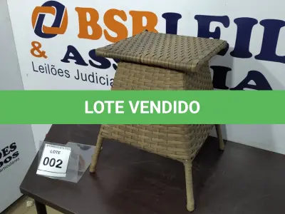 LOTE 002 - 01 MESA DE CANTO DE JARDIM. (NO ESTADO EM QUE SE ENCONTRA. SUJEITO A AVARIAS OCULTAS/VISÍVEIS.) BH1523L