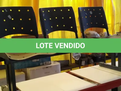 LOTE 259 - 01 LONGARINA COM 03 LUGARES. (NO ESTADO) ATENÇÃO! FAZER A VISITAÇÃO ANTES DE ARREMATAR, NÃO SABEMOS SE FUNCIONA. LEILÃO NÃO TEM GARANTIA E NEM DEVOLUÇÃO, SUJEITO A POSSÍVEIS AVARIAS VISÍVEIS/OCULTAS E/OU AUSÊNCIA DE COMPONENTES.