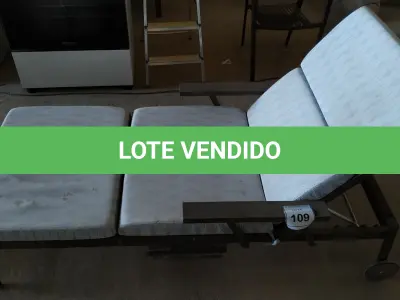 LOTE 109 - 01 ESPREGUIÇADEIRA. (NO ESTADO EM QUE SE ENCONTRA. SUJEITO A AVARIAS OCULTAS/VISÍVEIS.)   AU2348W