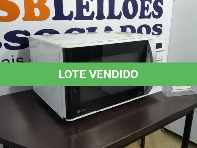 LOTE 045 - 01 MICRO-ONDAS LG 127V. (NO ESTADO EM QUE SE ENCONTRA. SUJEITO A AVARIAS OCULTAS/VISÍVEIS.) AV9917Y
