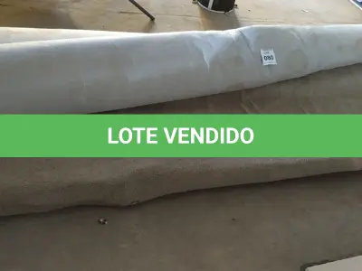 LOTE 080 - 01 TAPETE. (NO ESTADO EM QUE SE ENCONTRA. SUJEITO A AVARIAS OCULTAS/VISÍVEIS.) BF8490Y
