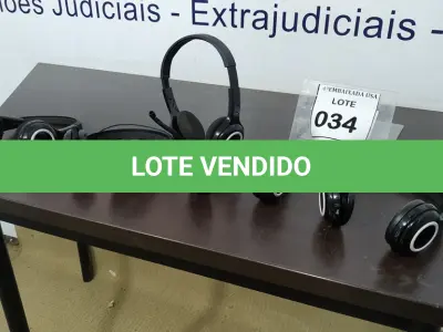 LOTE 034 - 05 HEADPHONES. (NO ESTADO EM QUE SE ENCONTRA. SUJEITO A AVARIAS OCULTAS/VISÍVEIS.)