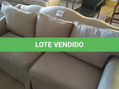 LOTE 077 - 01 SOFÁ 03 LUGARES. (NO ESTADO EM QUE SE ENCONTRA. SUJEITO A AVARIAS OCULTAS/VISÍVEIS.) BF8474N