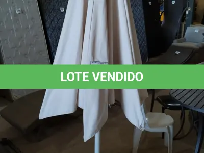 LOTE 119 - 01 GUARDA SOL. (NO ESTADO EM QUE SE ENCONTRA. SUJEITO A AVARIAS OCULTAS/VISÍVEIS.) BH1648G