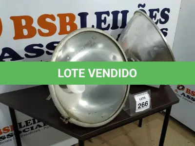 LOTE 266 - 02 LUMINÁRIAS PARA GALPÃO.  (NO ESTADO) ATENÇÃO! FAZER A VISITAÇÃO ANTES DE ARREMATAR, NÃO SABEMOS SE FUNCIONA. LEILÃO NÃO TEM GARANTIA E NEM DEVOLUÇÃO, SUJEITO A POSSÍVEIS AVARIAS VISÍVEIS/OCULTAS E/OU AUSÊNCIA DE COMPONENTES.