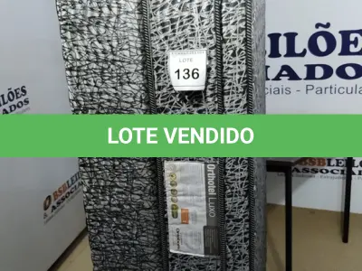 LOTE 136 - 01 COLCHÃO SOLTEIRO COM BASE. (NO ESTADO EM QUE SE ENCONTRA. SUJEITO A AVARIAS OCULTAS/VISÍVEIS.) AU2193P